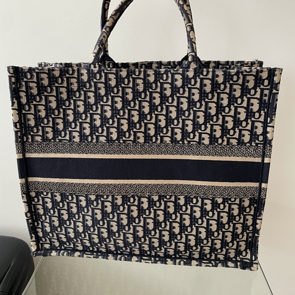 Auth Christian DIOR BLUE BOOK TOTE LARGE - Picture 4 of 9